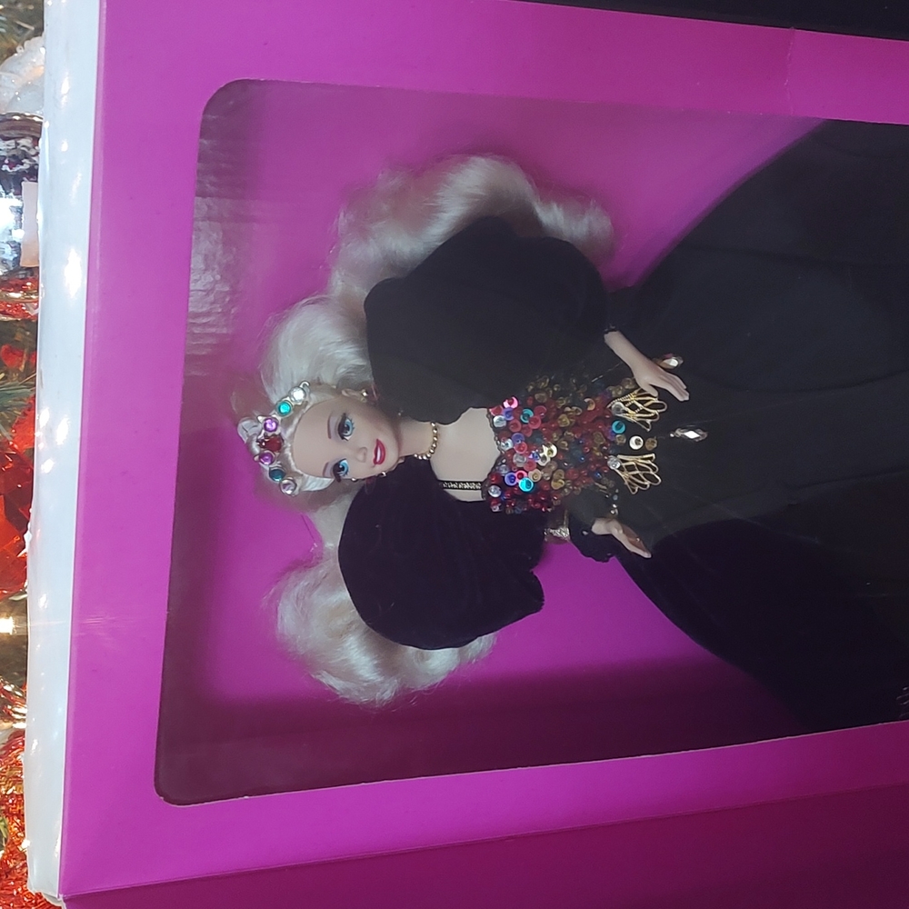 Jeweled Splendor Barbie - Picture 3 of 9
